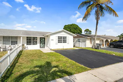 5075 Grant Lane, West Palm Beach, FL 33415 West Palm Beach FL