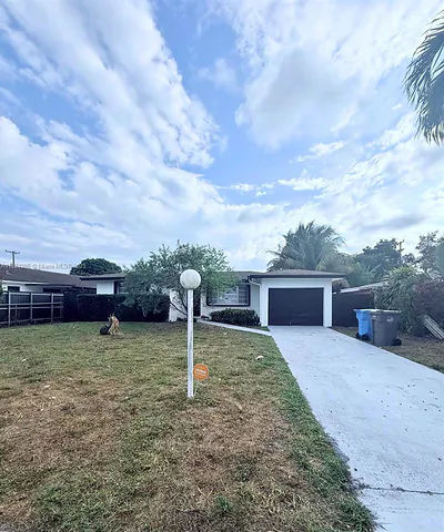 4240 SW 27th St 2 #2 West Park FL