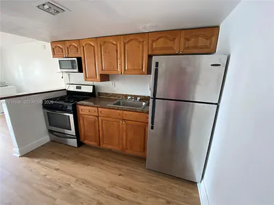 241 S Royal Poinciana Blvd 114 #114 Miami Springs FL