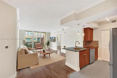 2000 N Bayshore Dr 605 #605 Miami FL