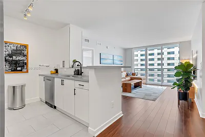 335 S Biscayne Blvd 3008 #3008 Miami FL