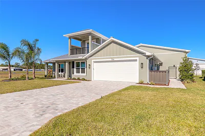 704 SKYLANE CIRCLE Edgewater FL