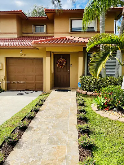 11527 SW 90th Ter Miami FL