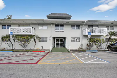 4200 NW 3rd Ct 141 #141 Plantation FL