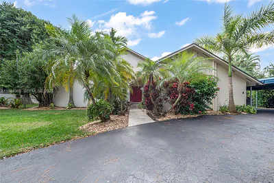 7524 SW 78th Ter Miami FL