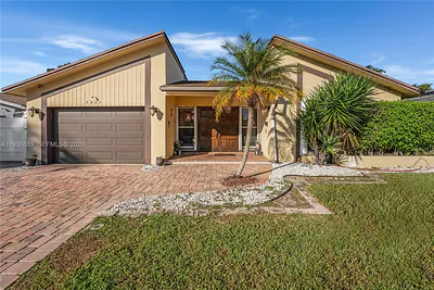 5821 NW 56th Pl Tamarac FL