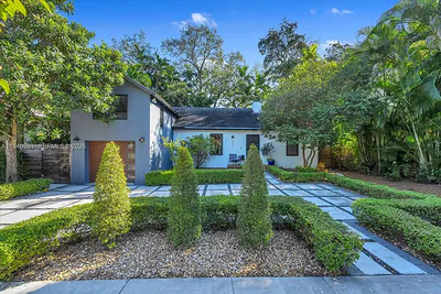 8225 NE 8th Ct Miami FL