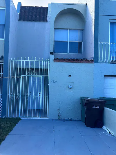 3820 W 9th Way 5 #5 Hialeah FL