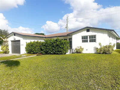 2109 N Park Rd Hollywood FL