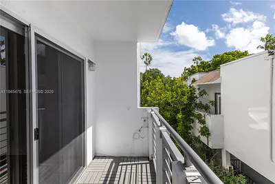 716 Michigan Ave 402 #402 Miami Beach FL