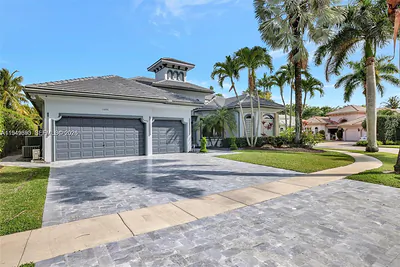 11098 Canary Island Ct Plantation FL