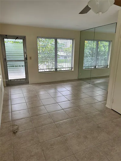 2301 NE 2nd St 1-8 #1-8 Pompano Beach FL