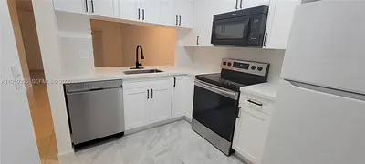 10357 NW 8th St 105 #105 Pembroke Pines FL