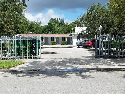 371 NE 80th Ter B #B Miami FL