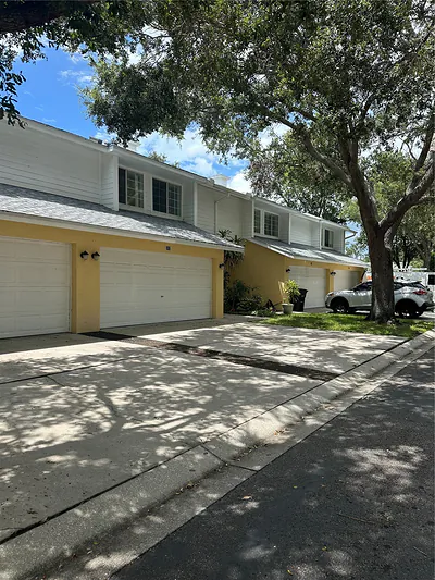 1124 SUNSET POINT ROAD 302 #302 Clearwater FL