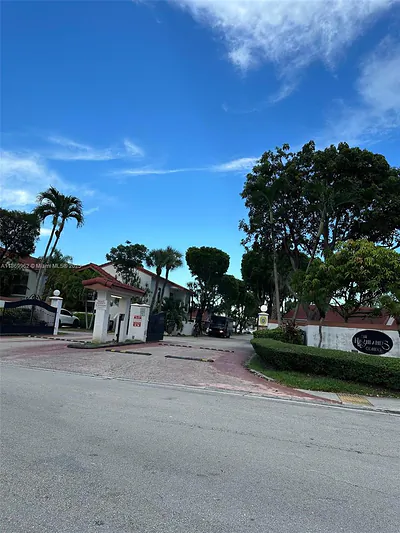 7555 SW 153rd Pl 206-10 #206-10 Miami FL