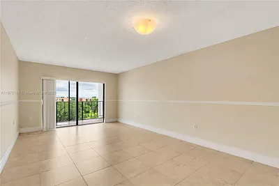 9682 Fontainebleau Blvd 714 #714 Miami FL