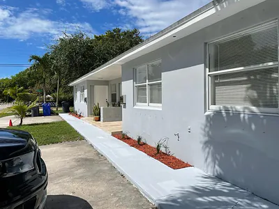 800 N 58th Ave 2 #2 Hollywood FL