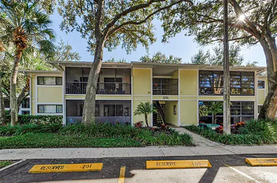 3295 FOX CHASE CIRCLE N 104 #104 Palm Harbor FL