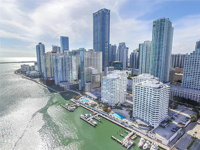 825 Brickell Bay Dr 1042 #1042 Miami FL