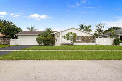 20847 Sugarloaf Ln Boca Raton FL