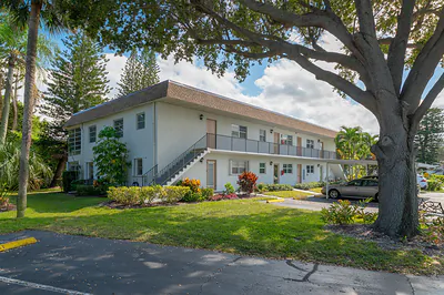 2950 SE Ocean Boulevard SE 2-4, Stuart, FL 34996 #2-4 Stuart FL
