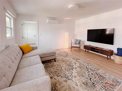 3051 NW 14th St 2 #2 Miami FL
