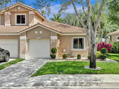 15831 SW 10th St Pembroke Pines FL