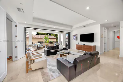 718 Valencia Ave 207 #207 Coral Gables FL
