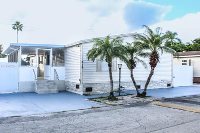 220 NE 12th AVE Lot 219 Homestead FL