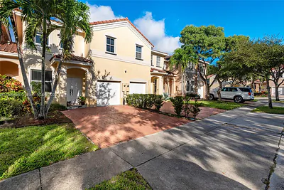 3816 SW 169th Ter Miramar FL