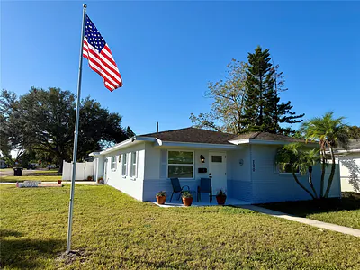 700 74TH AVENUE N St Petersburg FL