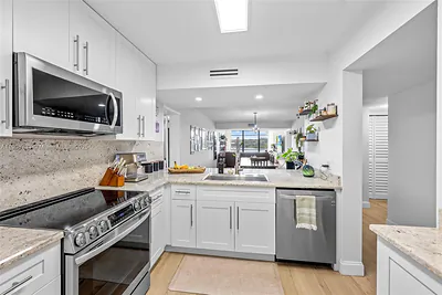 1532 Whitehall Dr 304 #304 Davie FL