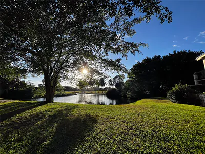 185 Wimbledon Lake Dr 185 #185 Plantation FL