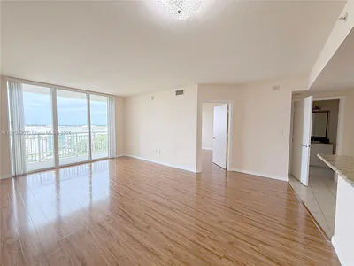 19501 W Country Club Dr 912 #912 Aventura FL