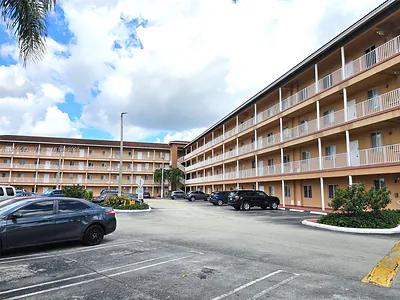 17350 NW 67th Ave 303 #303 Hialeah FL