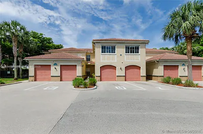 2458 Centergate Dr 202 #202 Miramar FL