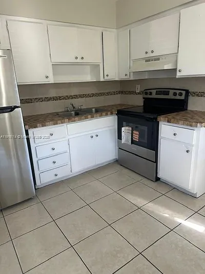 5701 SW 27th St 1 #1 West Park FL