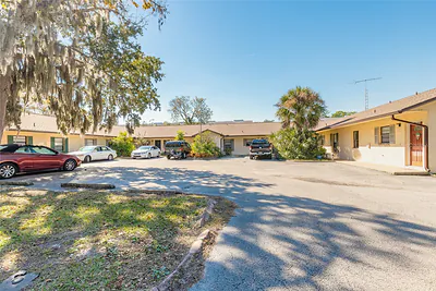 1672 ESPANOLA AVENUE Daytona Beach FL