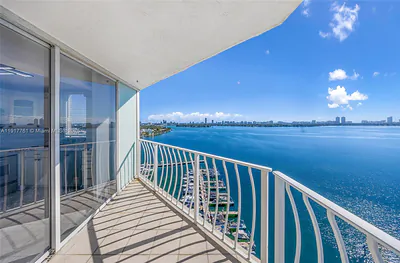 7601 E Treasure Dr 1920 #1920 North Bay Village FL