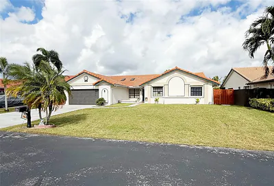15561 Carriage Ct Davie FL