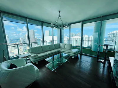 90 SW 3rd St 4404 #4404 Miami FL