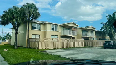 4420 NW 79th Ave 2F #2F Doral FL
