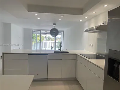 1670 NE 191st St 213-3 #213-3 Miami FL