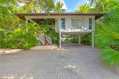 655 N Mashta Dr Key Biscayne FL