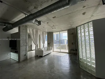 444 NE 30th St 702 #702 Miami FL
