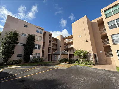 9491 Evergreen Pl 201 #201 Davie FL