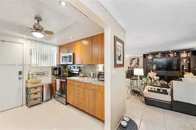 11960 NE 19th Dr 17 #17 North Miami FL