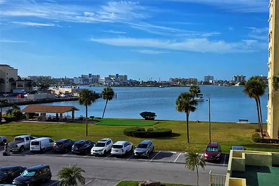 4550 COVE CIRCLE 406 #406 St Petersburg FL