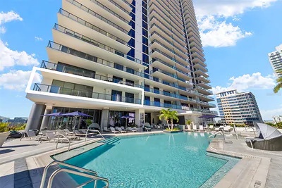 275 1ST AVENUE S 1005 #1005 St Petersburg FL